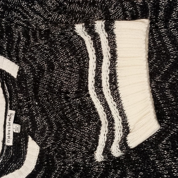 Made for me to look amazing Sweater Dress with Hat - Picture 6 of 9